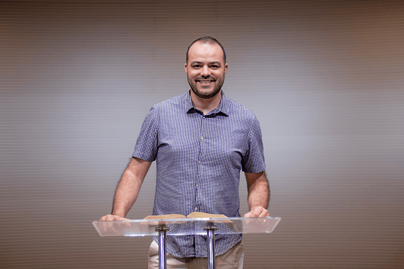 Foto do Pr. Tiago Torres